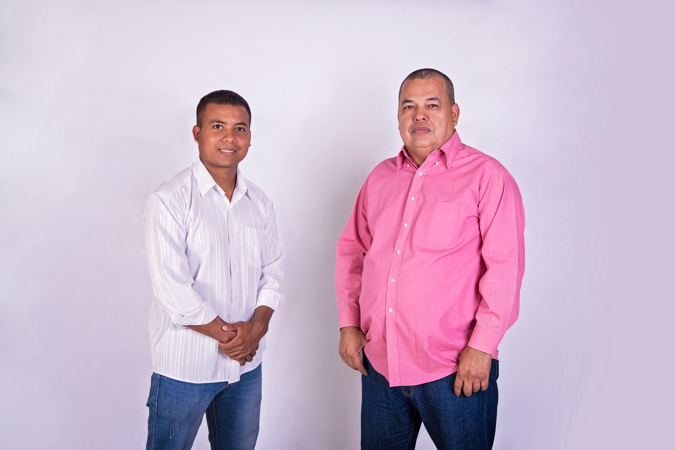 De izquierda a derecha: Neftali Franco (Locutor fin de semana), Héctor Ávila (Soporte Técnico)